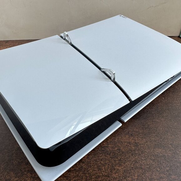 Sony PlayStation 5 Slim Console CFI-2015 – 825GB SSD – 1 Controller + HDMI - Picture 8 of 10